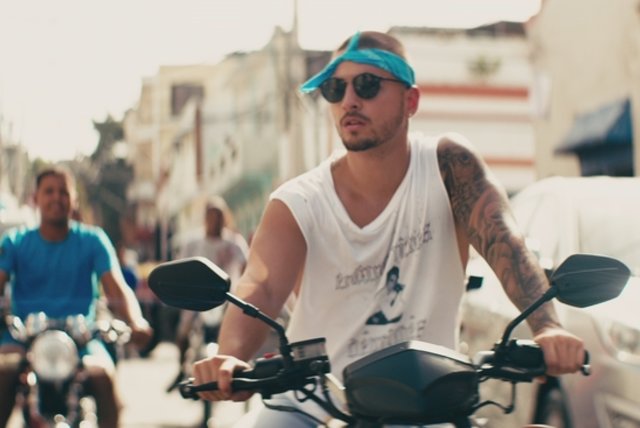 TÉLÉCHARGER MALUMA SIN CONTRATO SIN CONTRATO MALUMA TÉLÉCHARGER